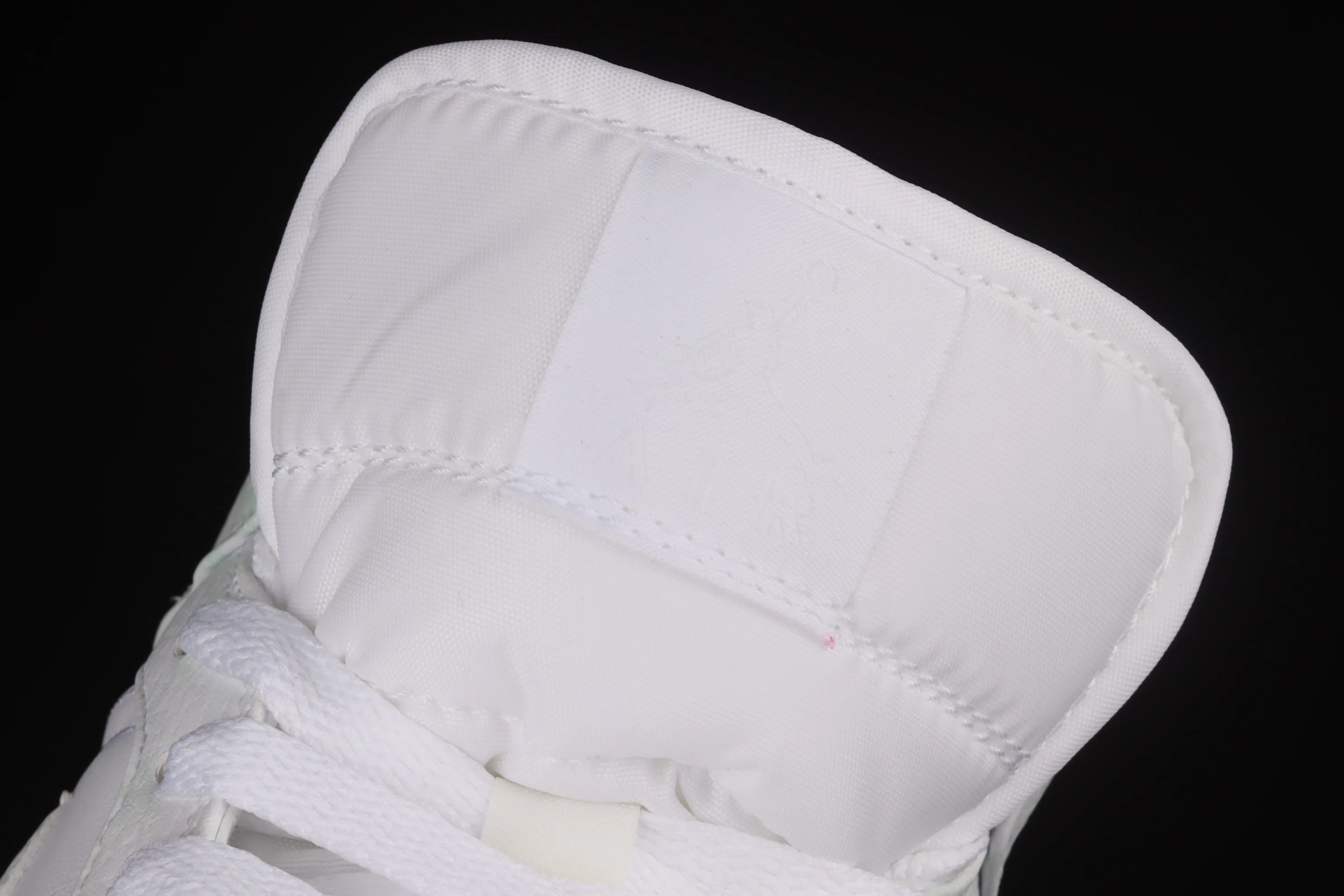 All Categories Air Jordan Jordan Series Basketball Shoes Air Jordan 1 Mid Air Jordan 1 Mid AJ1 Joe 1 Starry Sky Thermal Sensing China Basketball Shoes 554725-130